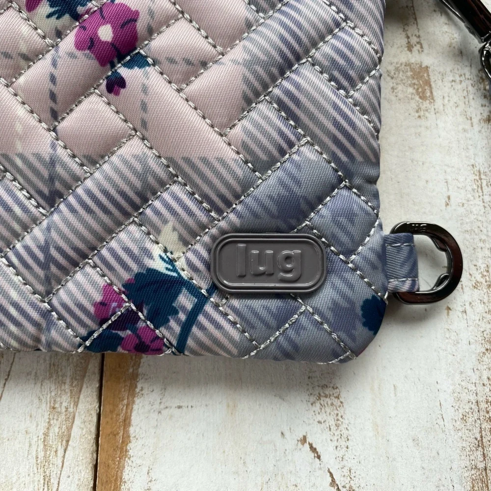 LUG Peekaboo Quilted Wristlet MINT wallet purse casual travel NWOT